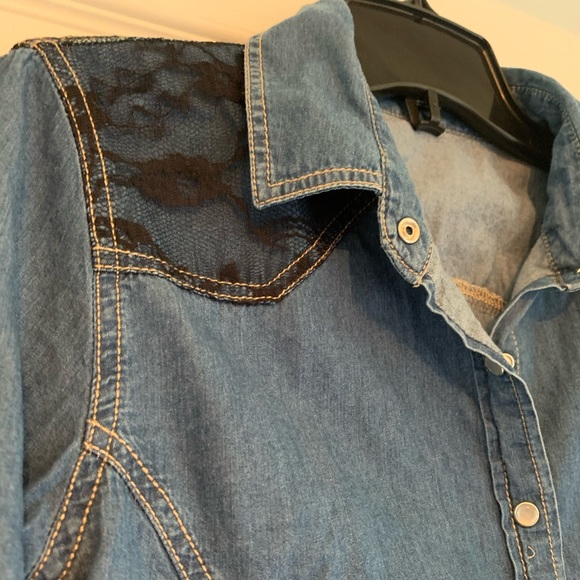 Forever 21 Denim Long Sleeve Shirt - Picture 4 of 8